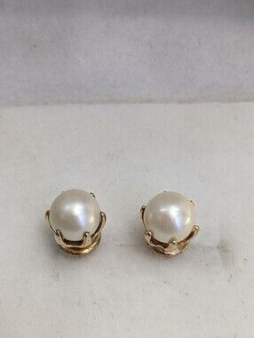 Monet Faux Pearl Gold Tone Crown Set Stud Earrings Vintage 1980s Classic Style
